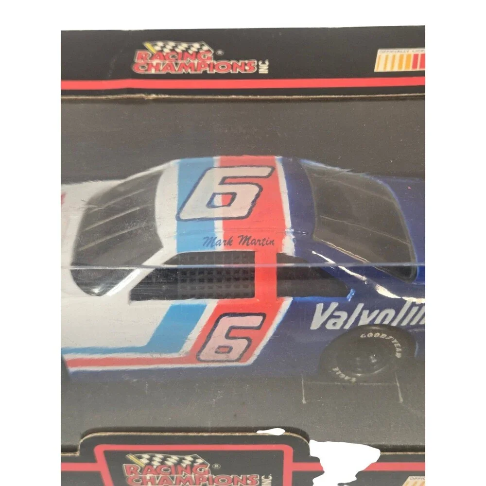 Mark‎ Martin #6 Valvoline NASCAR 1:24 Diecast Racing Champions Stock Car